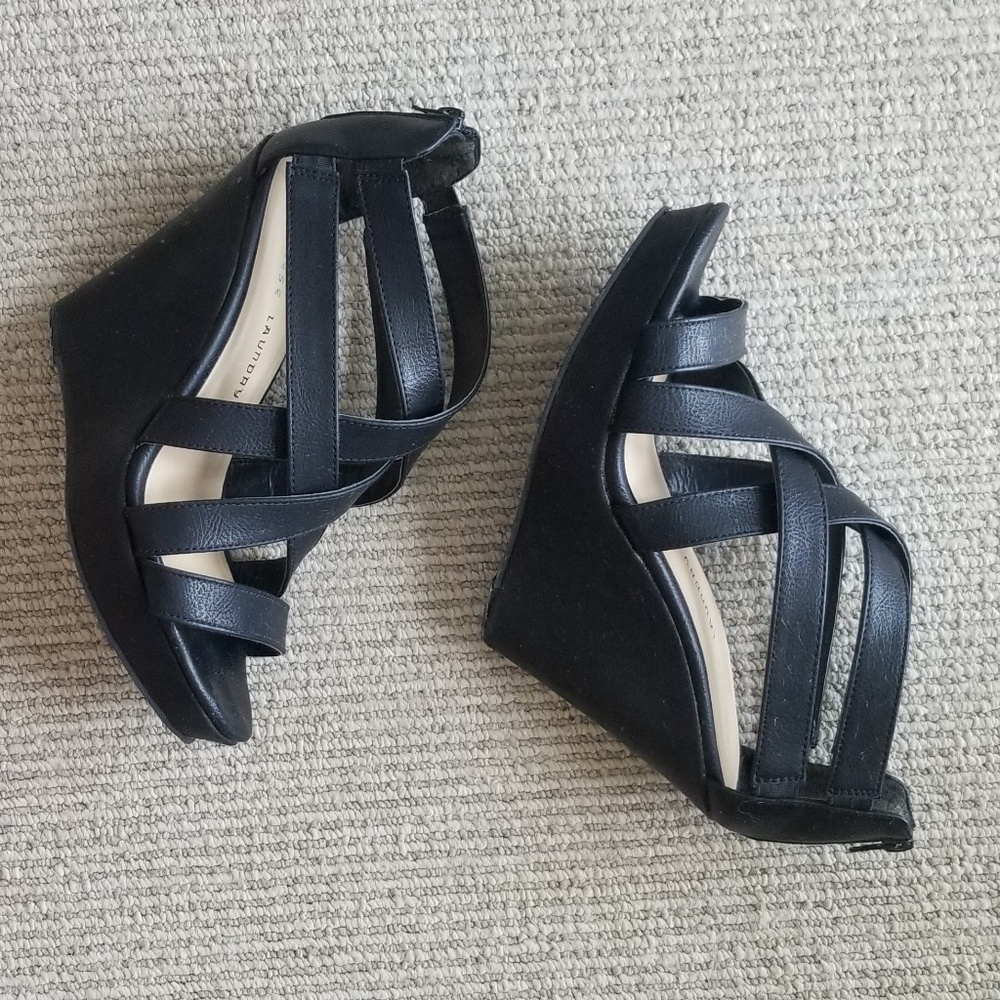 CHINESE LAUNDRY Leather Wedges